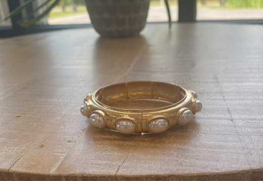 Pearl and Gold Stretch Bracelet