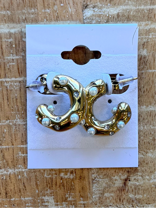 Sprinkle Pearl Earrings