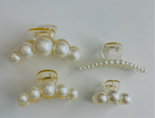 Medium Pearl Claw Clip